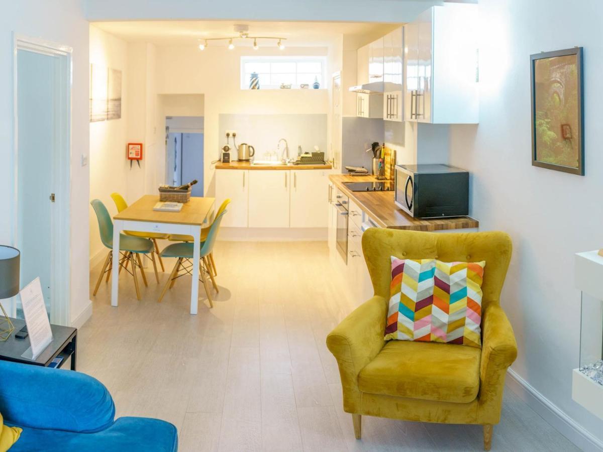 Pass The Keys Modern 2 Bed Flat Overlooking Aberaeron Harbour Exterior foto